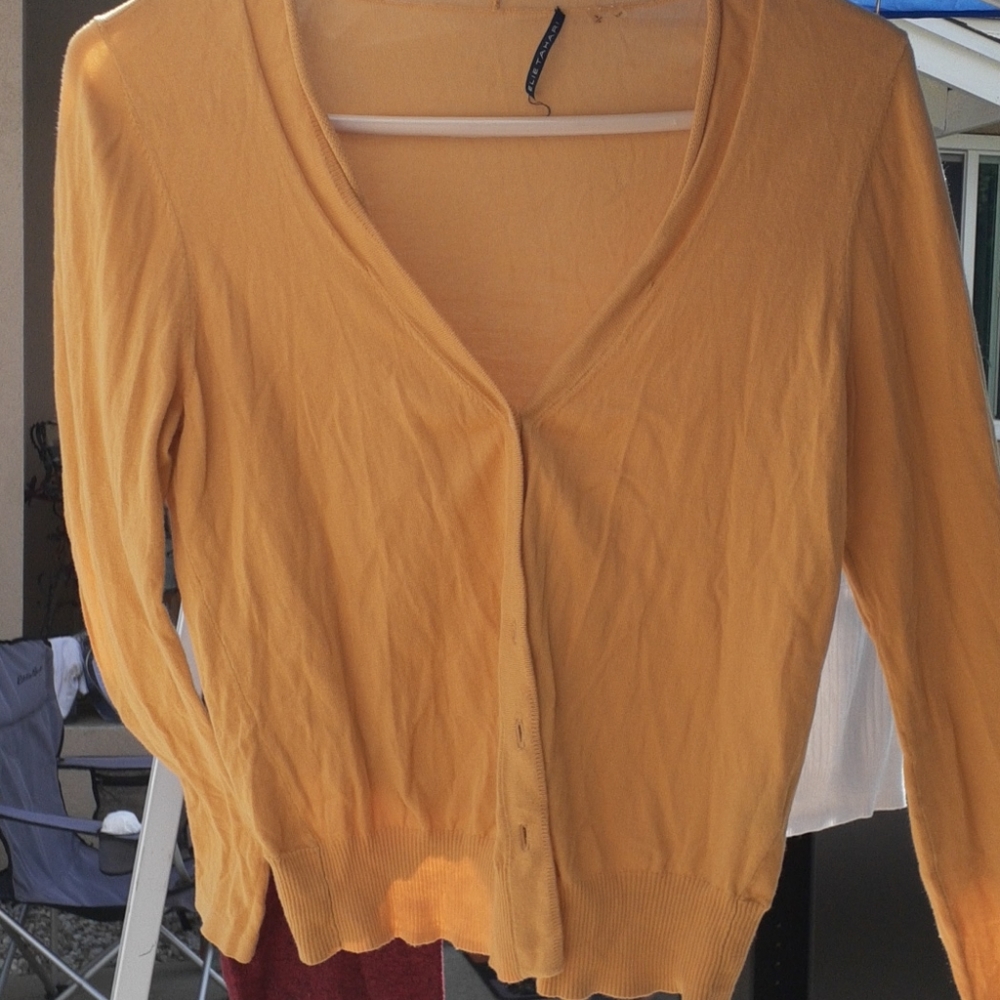 Cardigan - Picture 2 of 4